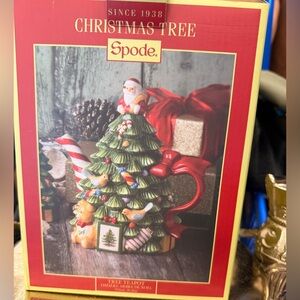 Spode Christmas Tree Figural Teapot - Festive 27 oz Christmas Teapot